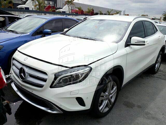 LOTE 034 - MERCEDES BENZ C180 AVANTGARDE 2018