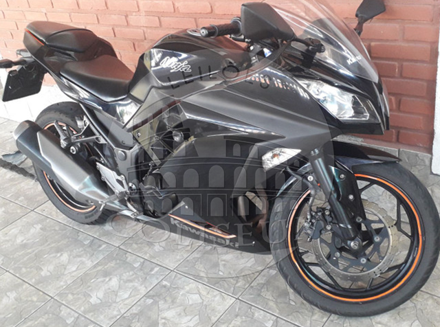 Lote 007 - Kawasaki Ninja 300 2013